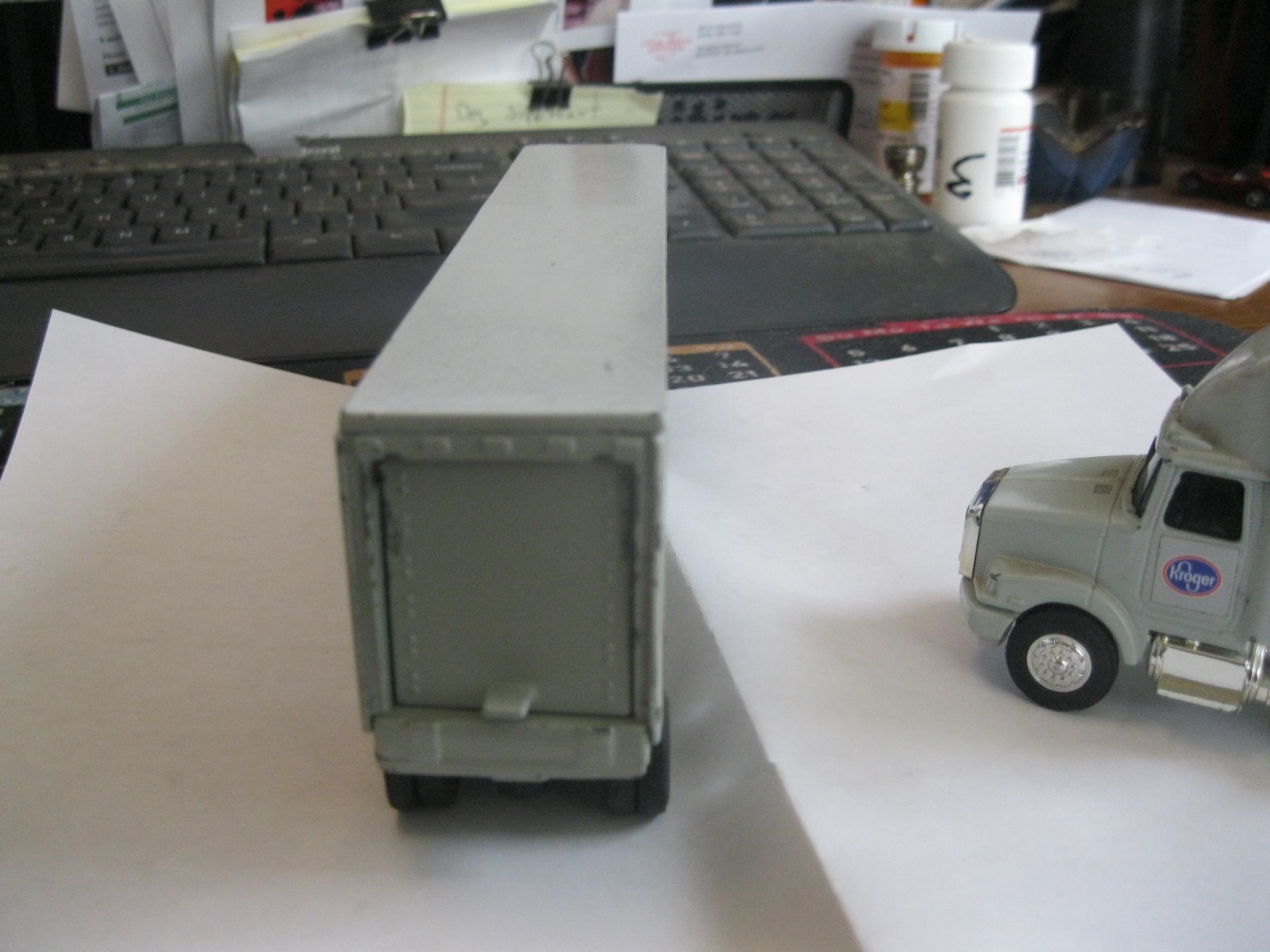 Vintage 1992 ERTL Kroger Tractor Trailer Semi Truck 1/64 Diecast Toy