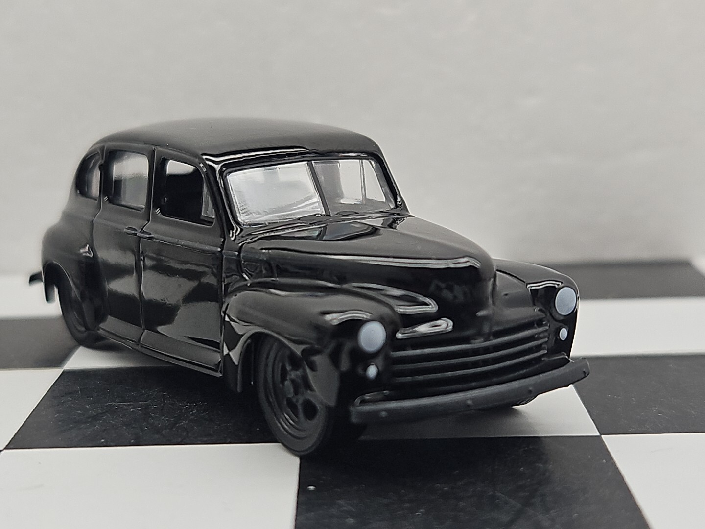 1948 Ford Fordor 4 Door Super DELUXE LOWRIDER 1:64 Scale Car Greenlight HOT ROD