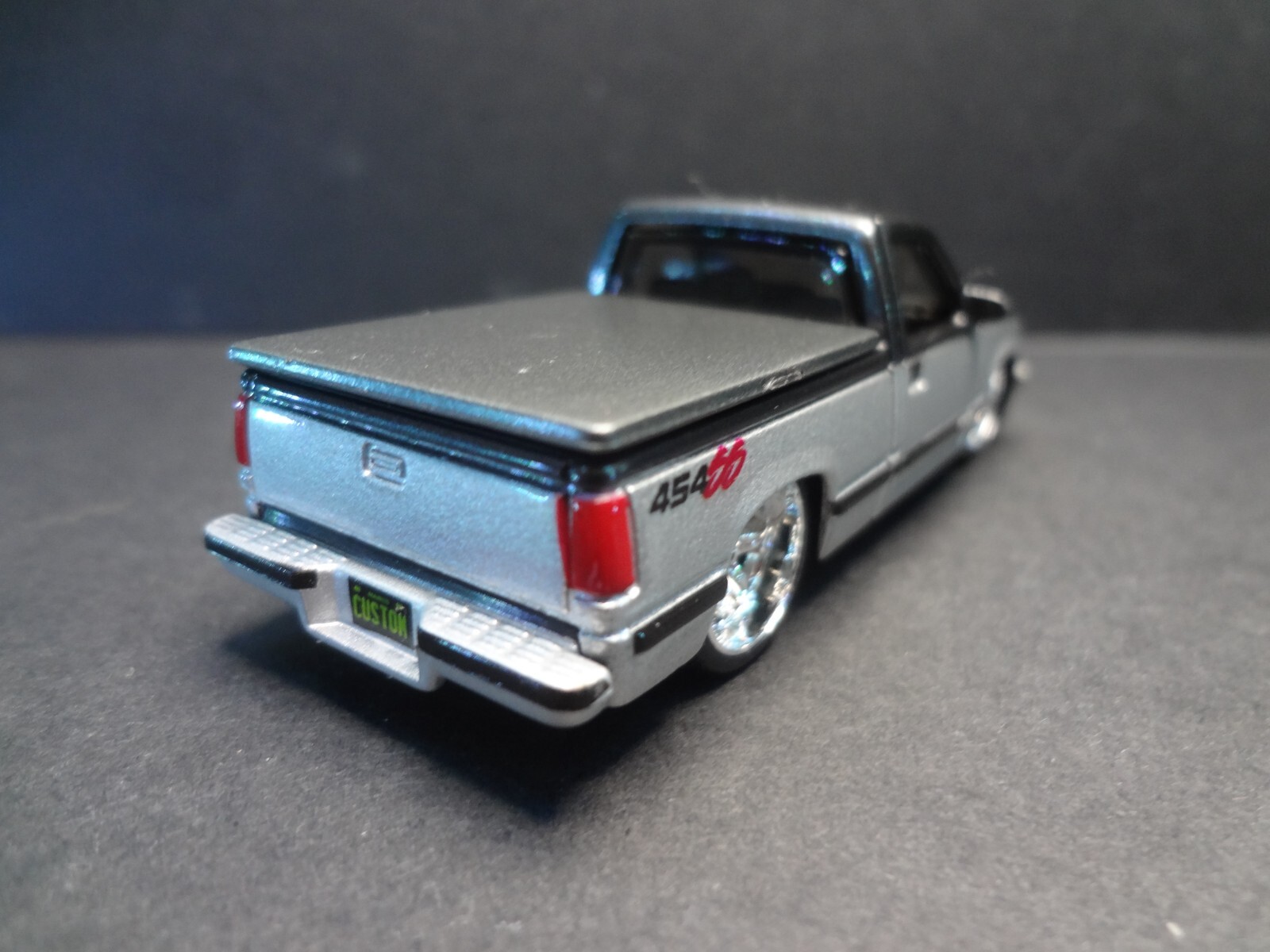 MaisTo 1993 Chevrolet 454 SS Pickup Silver – Loose 1:64