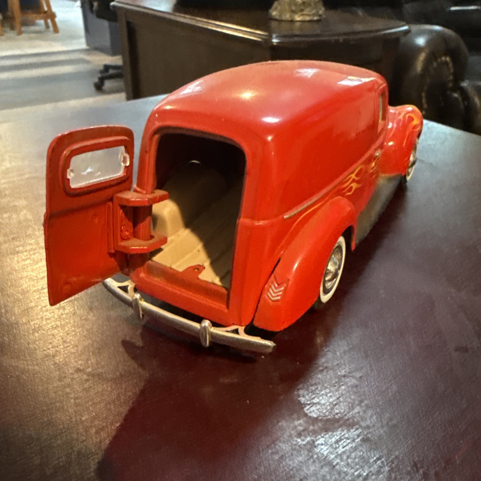 1940 Ford Sedan Delivery 1:24 Scale Diecast Hot Rodding Adventures Red/Flames