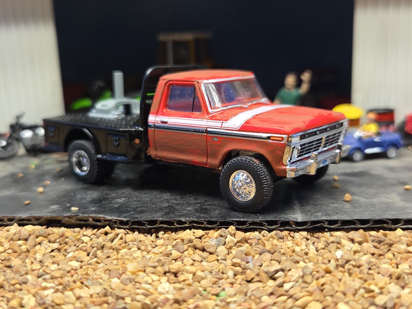 Custom Made 1974 Ford F-150 RANGER XLT 4×4 Greenlight Flat Bed Truck Ertl Farm