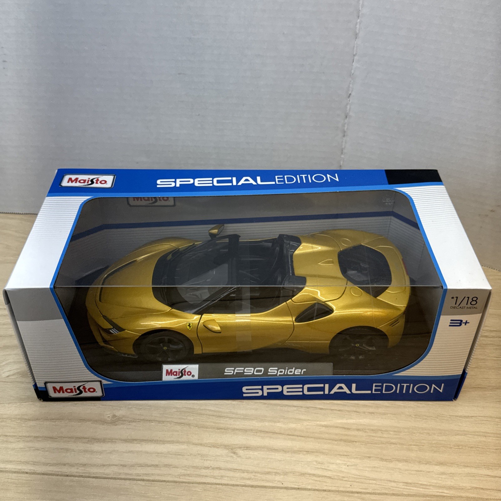 Maisto 1:18 Ferrari SF90 Spider Metallic Gold Special Edition Diecast NIB