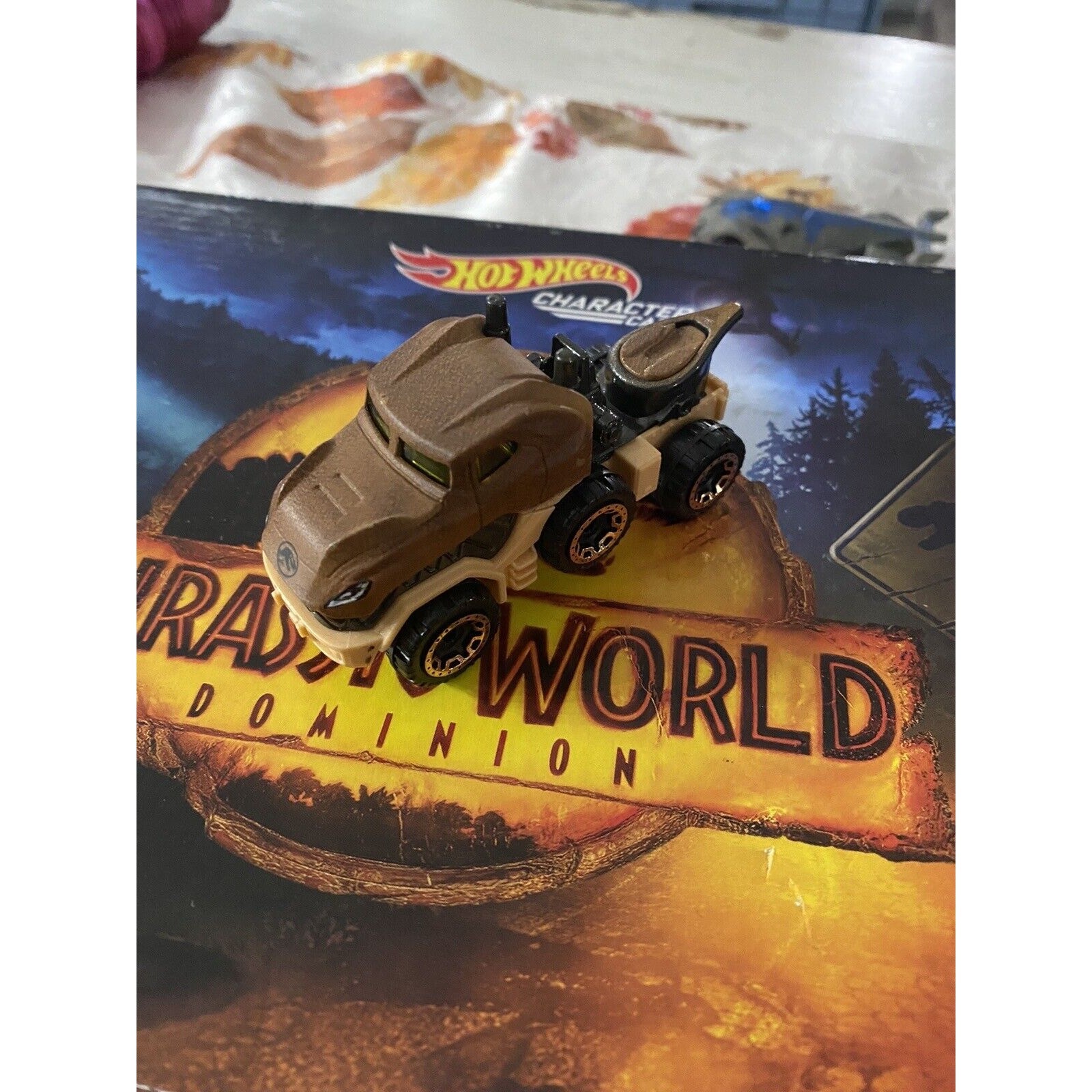 Hot Wheels Jurassic World Dominion 2022 Dinosaur Character Car 5 Pack Box Set