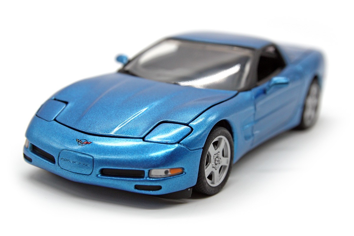 1999 Chevrolet Corvette (C5) Hardtop (1:24) Nassau Blue Diecast (LOOSE), by FM