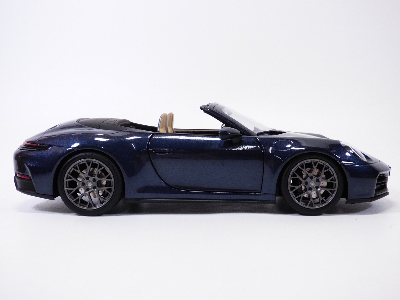 PORSCHE 911 – 992 CARRERA S cabriolet bleu Yachting 1/18 2025