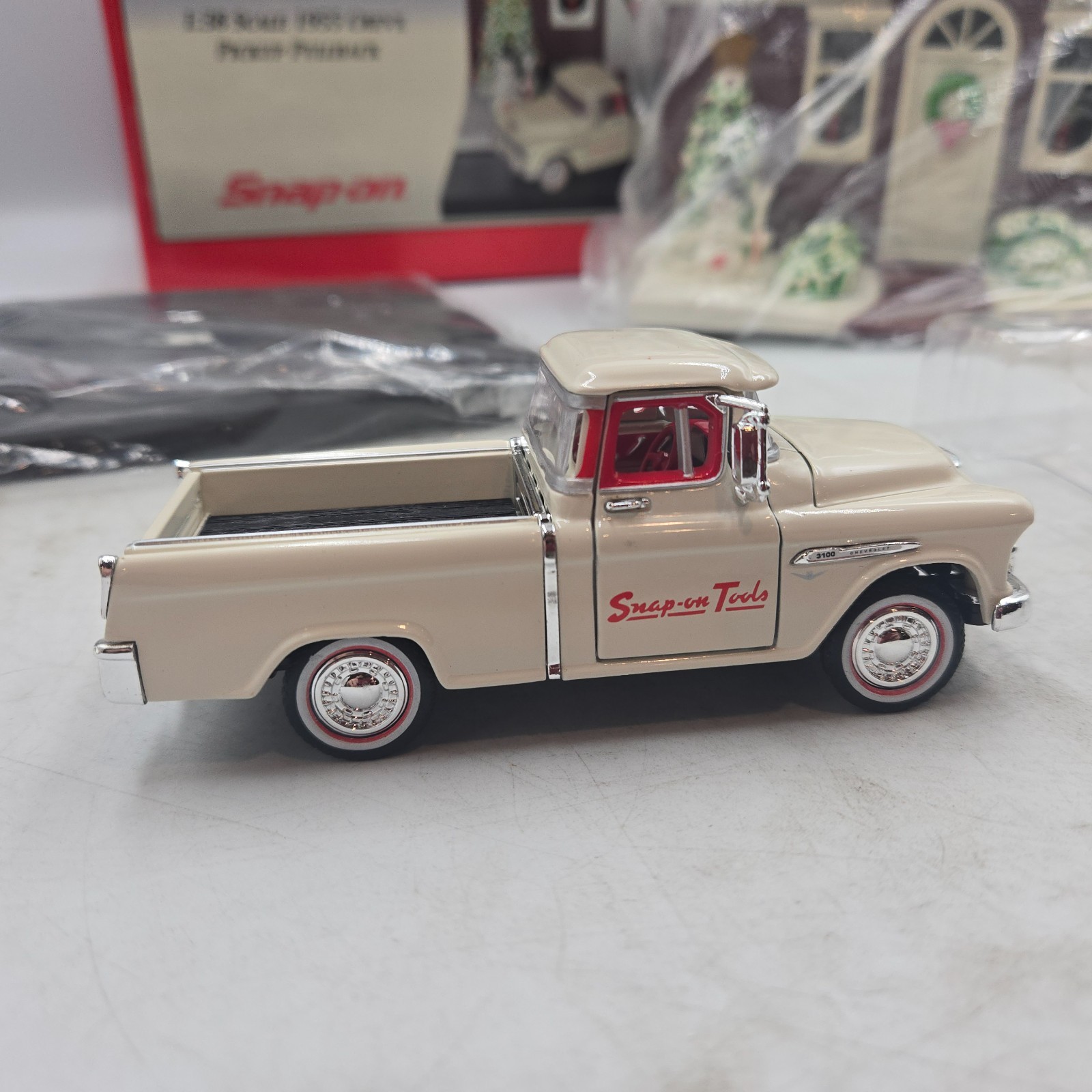 Snap-On Tools 1950s Winter Scene Diorama 1955 Chevy Pickup Pullback 1:38 Scale