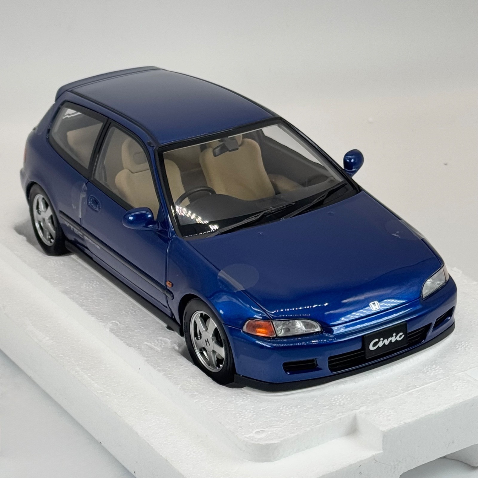 *BRAND NEW* LCD 1/18 Honda Civic EG9 MK5