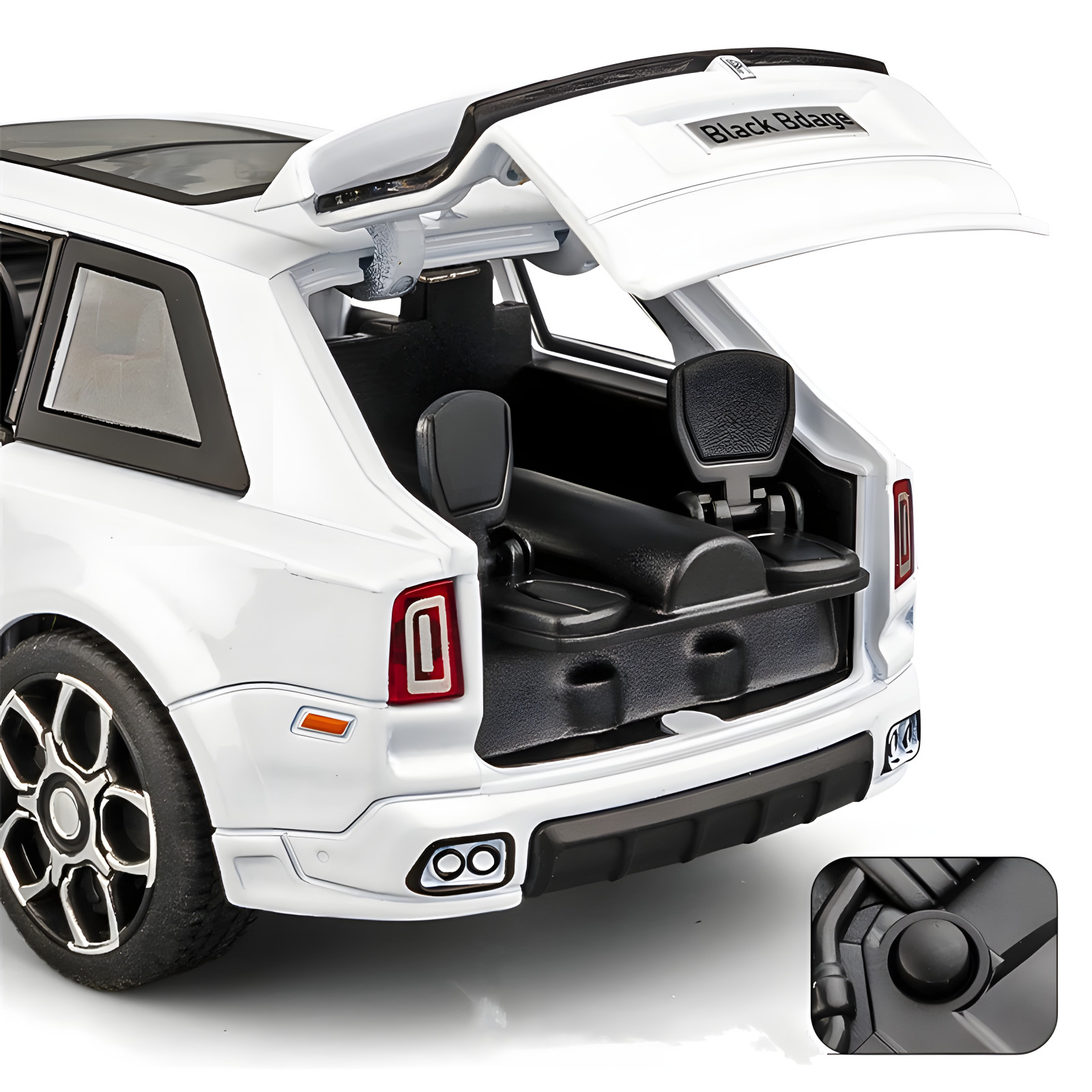 1:32 Rolls Royce Cullinan SUV Alloy Diecast Car Model w/ Sound & Light