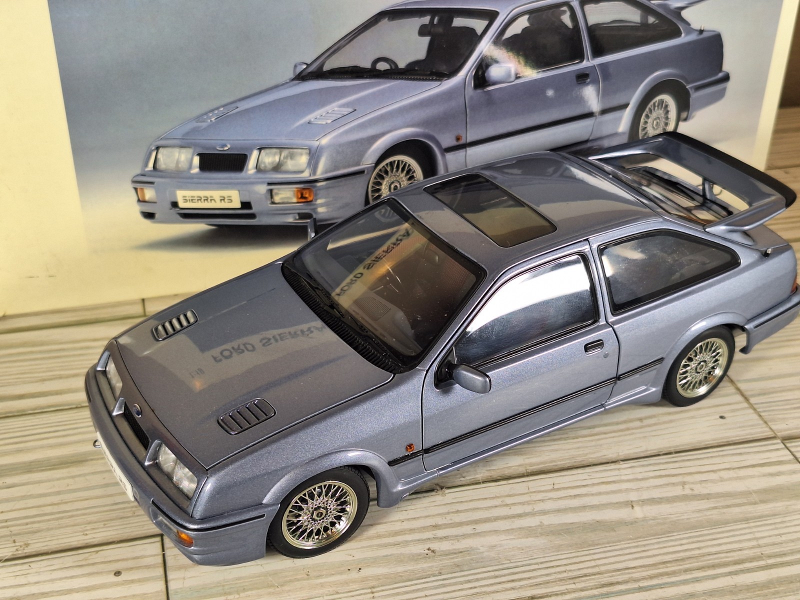 Autoart Millennium Ford Sierra Rs 500 Cosworth Rs500 1/18 Scale Diecast Model