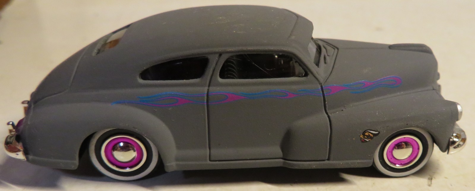 Jada Road Rats Matte Gray ’47 Chevy Aerosedan Fleetline 1:64 Die Cast Chevrolet
