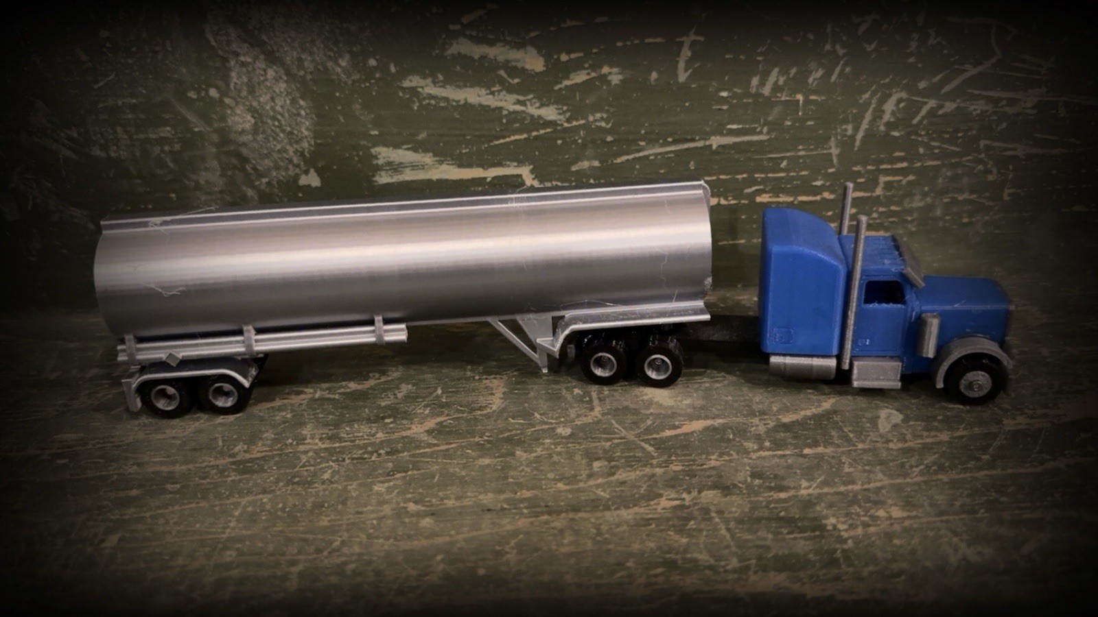 1:64 Scale Sliver (looks Like Alum) Tanker trailer – 3D printed