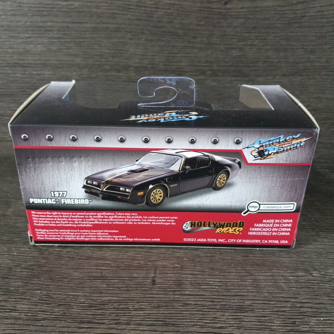 Jada 1977 Pontiac Firebird Trans Am Die-Cast Model Smokey and the Bandit