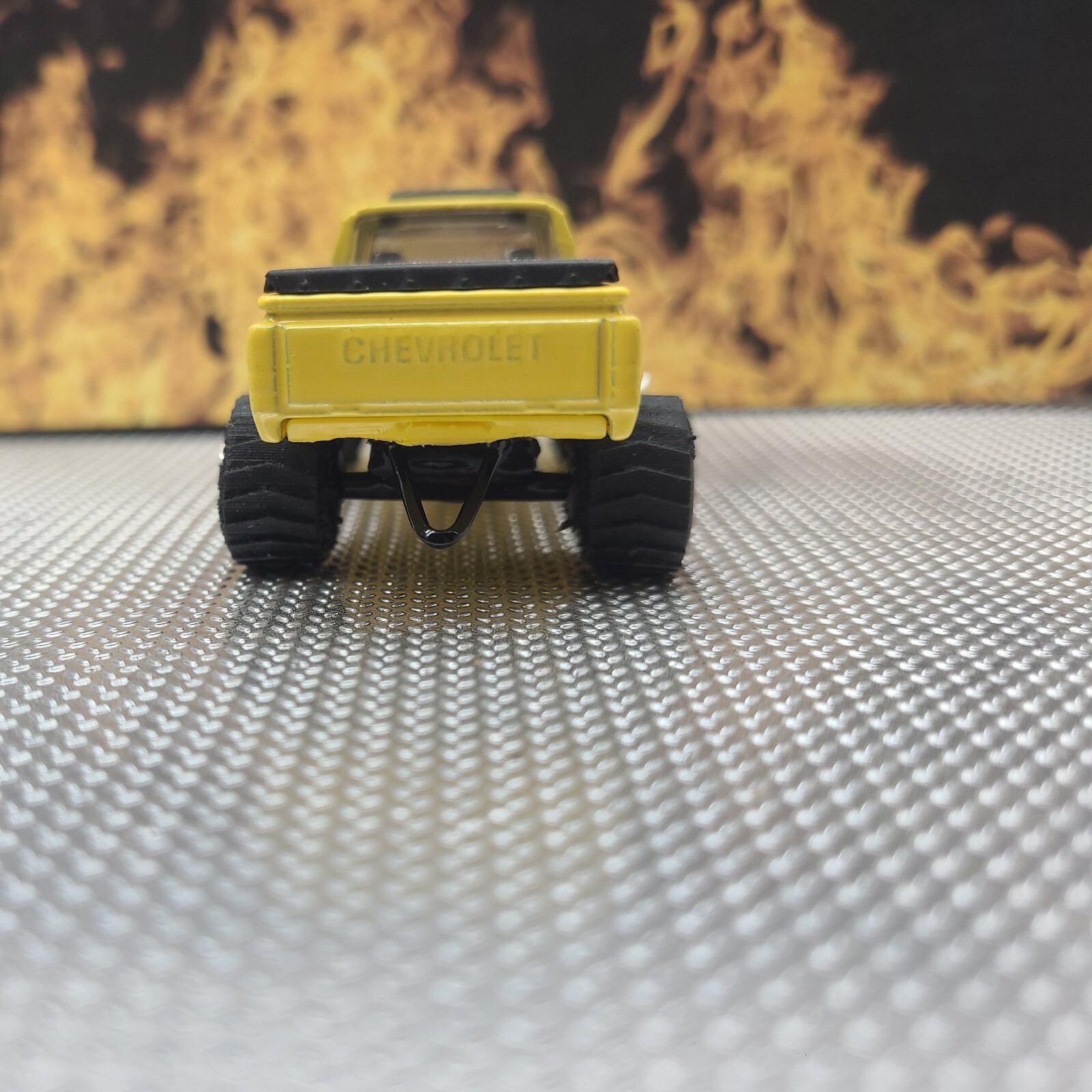 CUSTOM BUILT 1:64 GreenLight Chevy ❤️ 4×4 CHEVEROLET HOTROD PULLING TRUCK puller