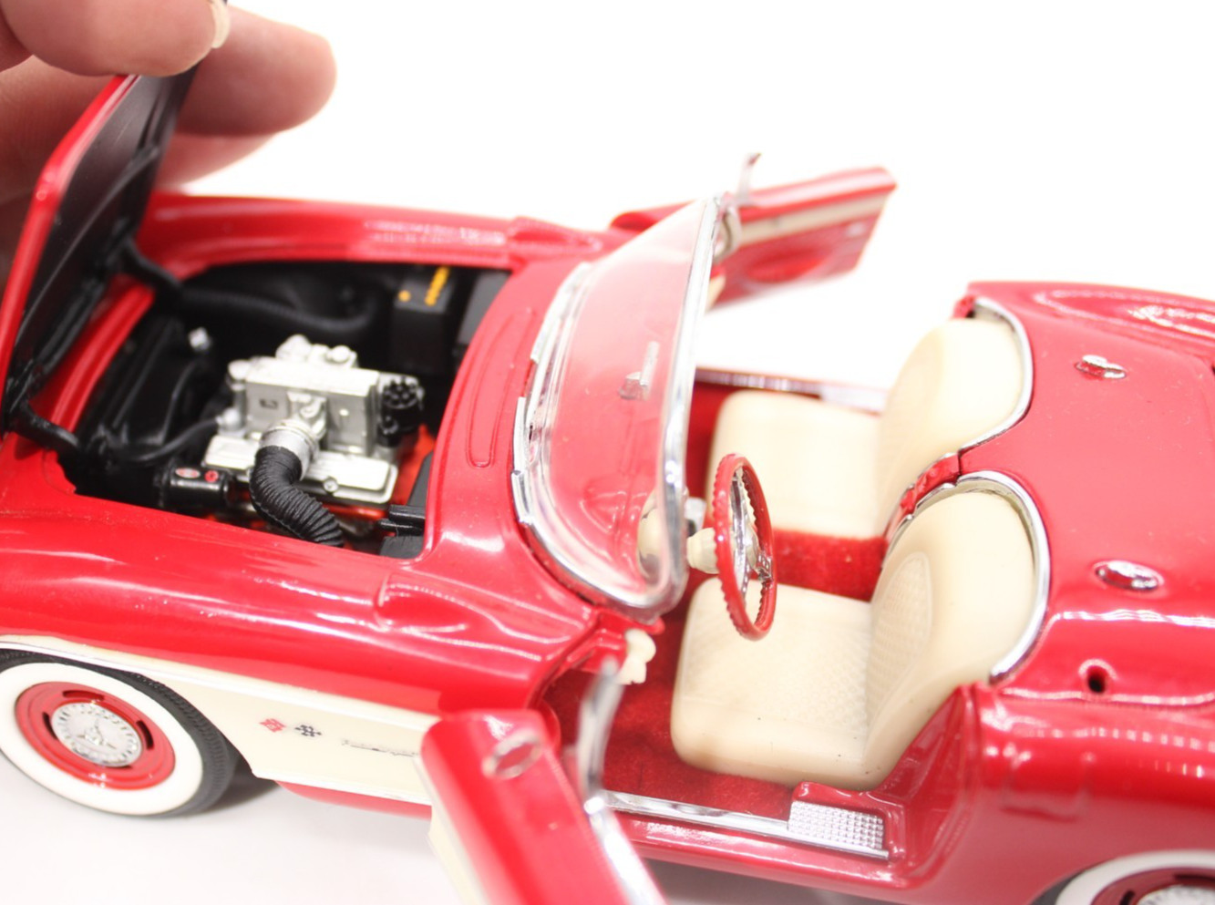 Franklin Mint 1957 Chevrolet Corvette Convertible Die-Cast Model Car 1:24 Scale