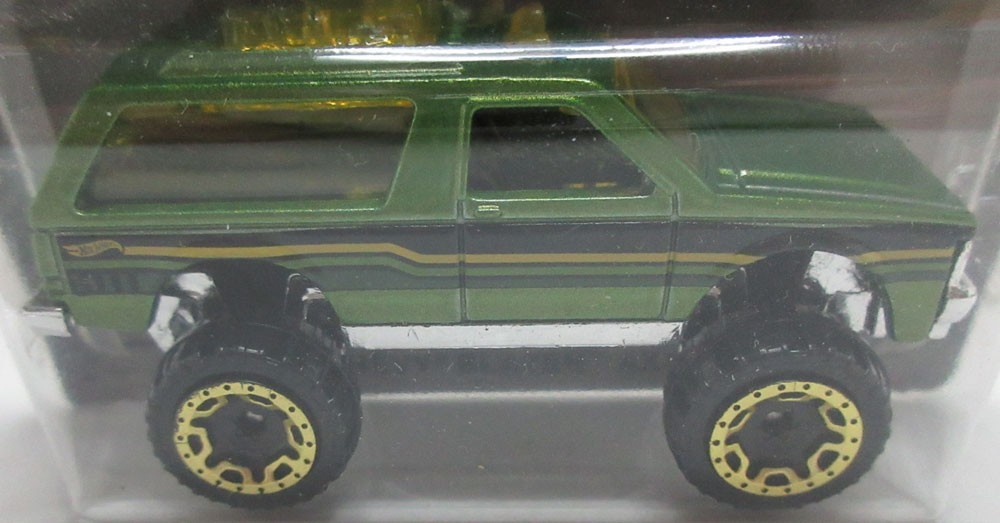 Hot Wheels 2018 100 Years of Chevy Trucks Complete 8 Car SET