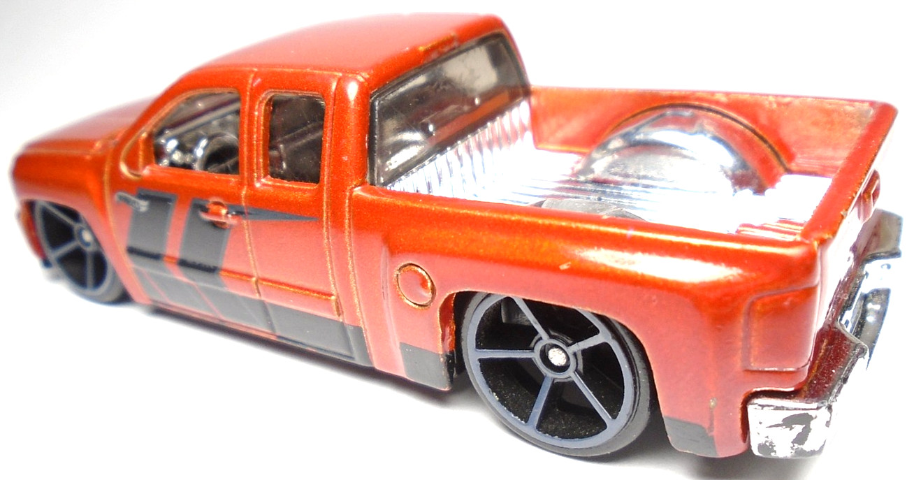 2018 HOT WHEELS HW 100 YEARS CHEVY SILVERADO ORANGE DIECAST 3 3/8″ PICKUP TRUCK