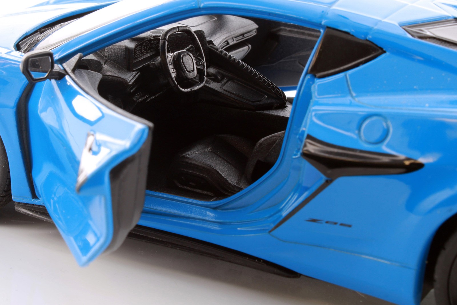 2023 CHEVY CORVETTE Z06 HARDTOP BLUE SPORTS CAR 1/24 DIECAST CAR WELLY 24120/4D