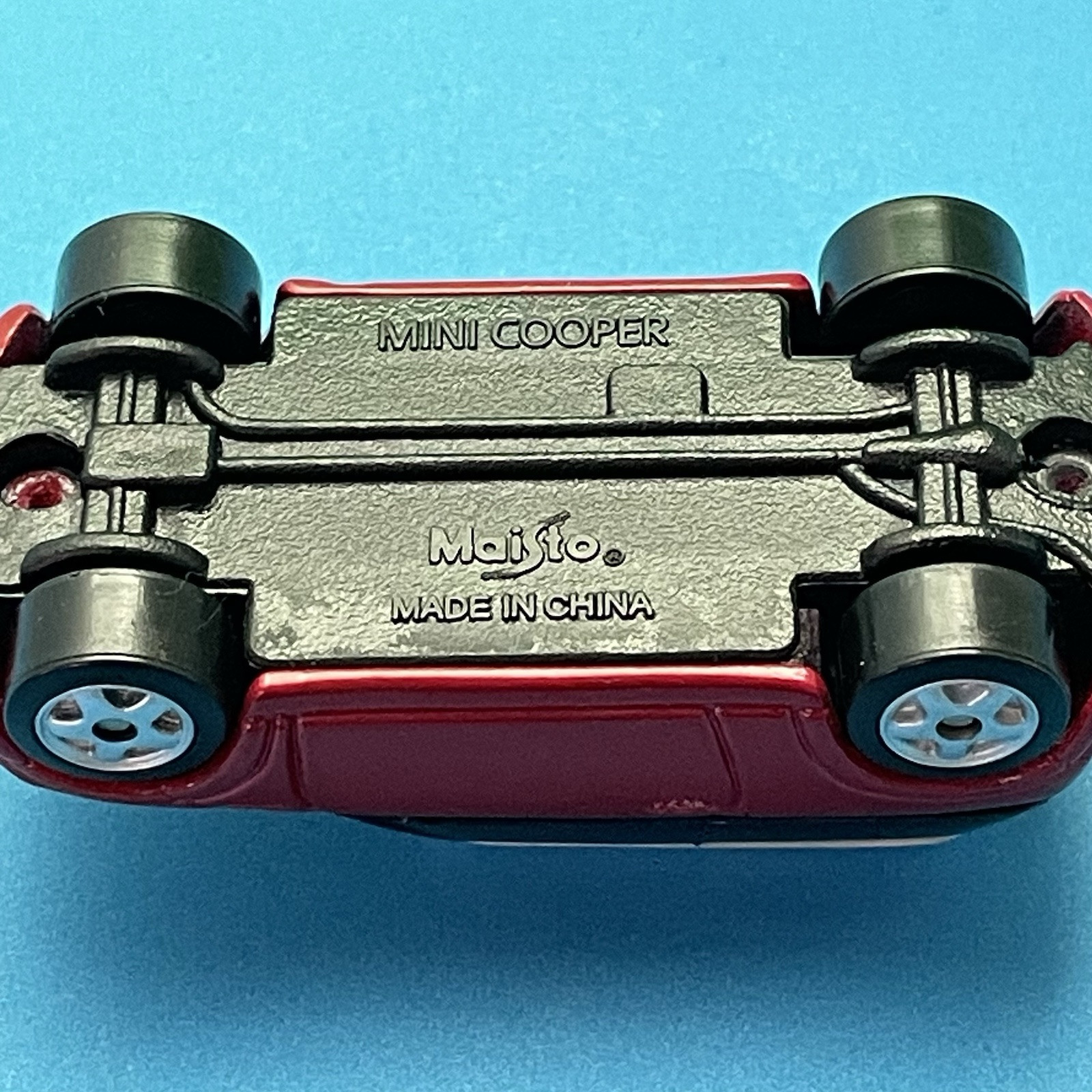 2001 Maisto Mini Cooper Metallic Red Diecast Car with White Top detailed Loose