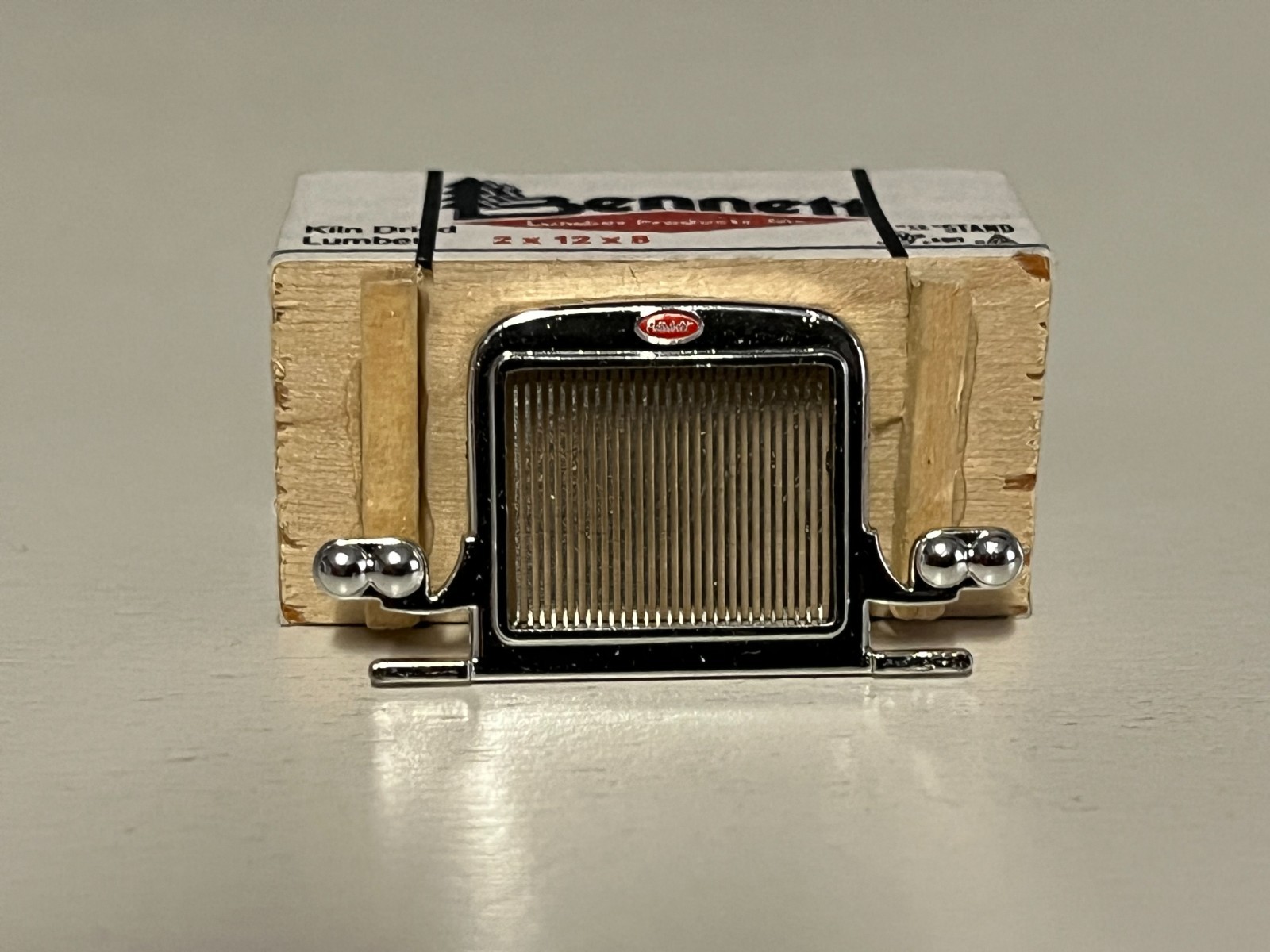 DCP 1/64 PETERBILT 379/389 CHROME DUAL ROUND LIGHT SMOOTH GRILL