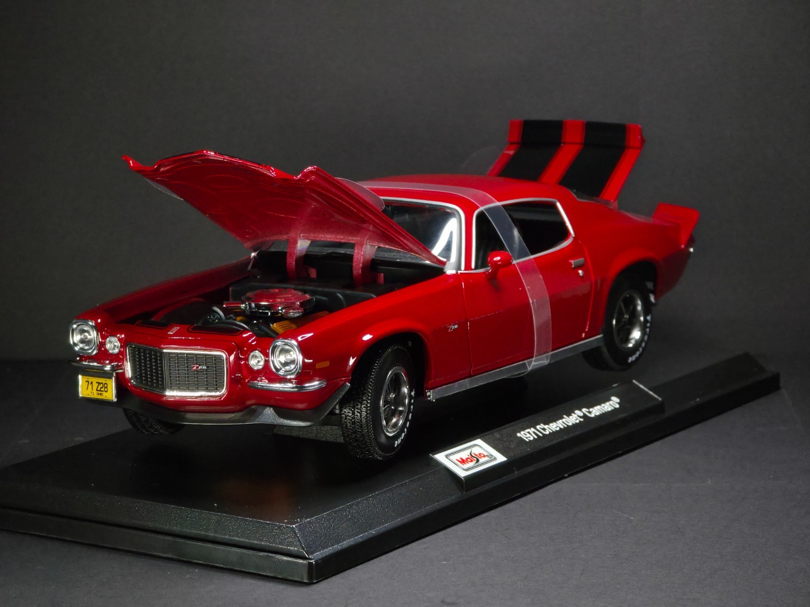 1971 Chevrolet Camaro 1:18 Maisto Exclusive Style Special Edition – Red