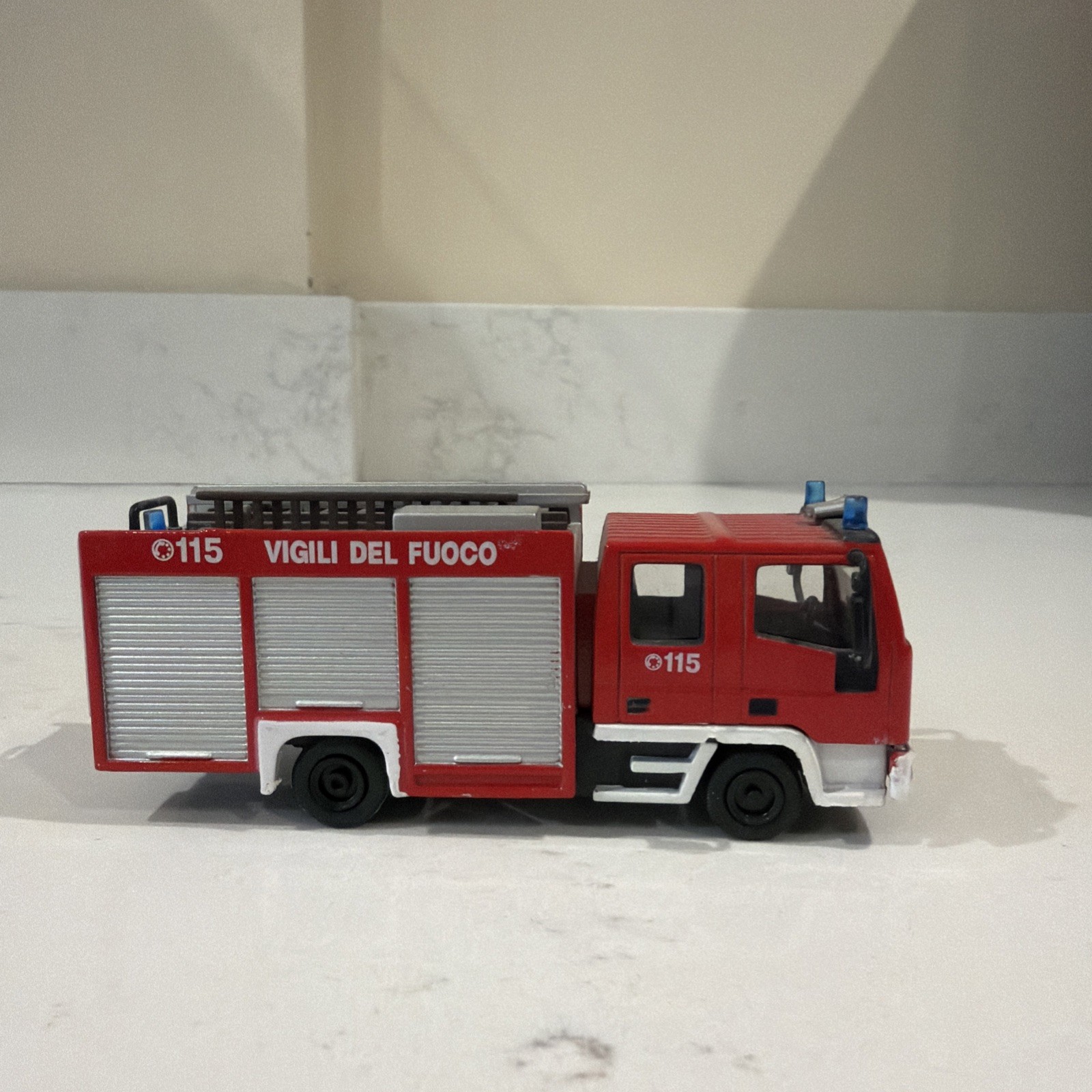 Del Prado 1/72 Scale 231222G – City 2000 Iveco Eurofire – Red Diecast Model