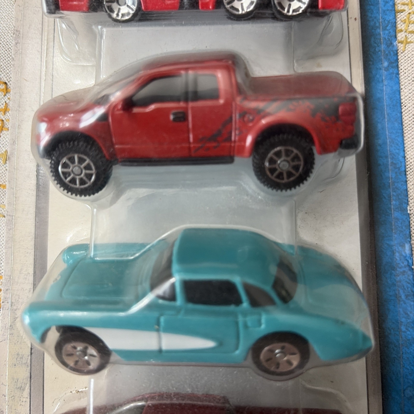 Maisto Fresh Metal 5 Pack 1:64 Diecast Cars Multicolor Unopened Box