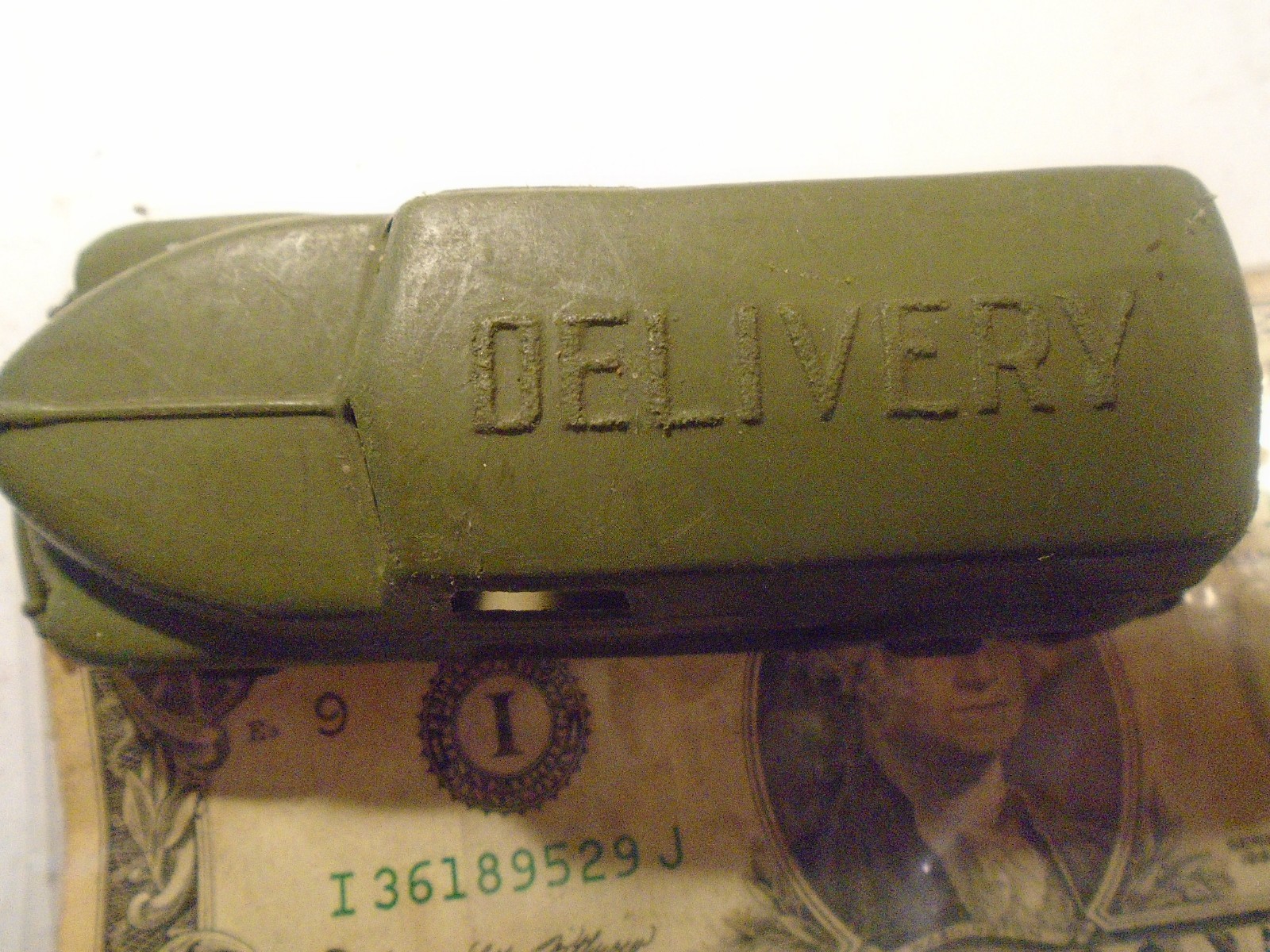 PYTON PRODUCT 1/47 O SCALE VINTAGE SOFT PLASTIC DELIVERY TRUCK, PARTS 1-187-1