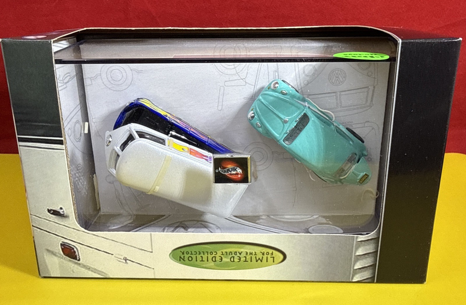 Hot Wheels 100% Volkswagen V Dubyas VW Bug Microbus 2 Car Set 2002 Vintage 1/64