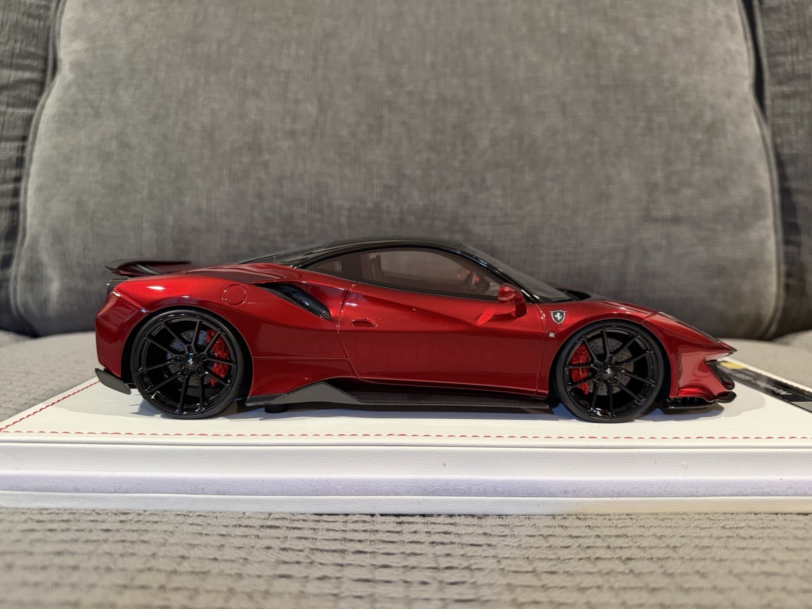 1/18 IVY Model Novitec Ferrari 488 Pista Rosso Red Metallic Limited With Case