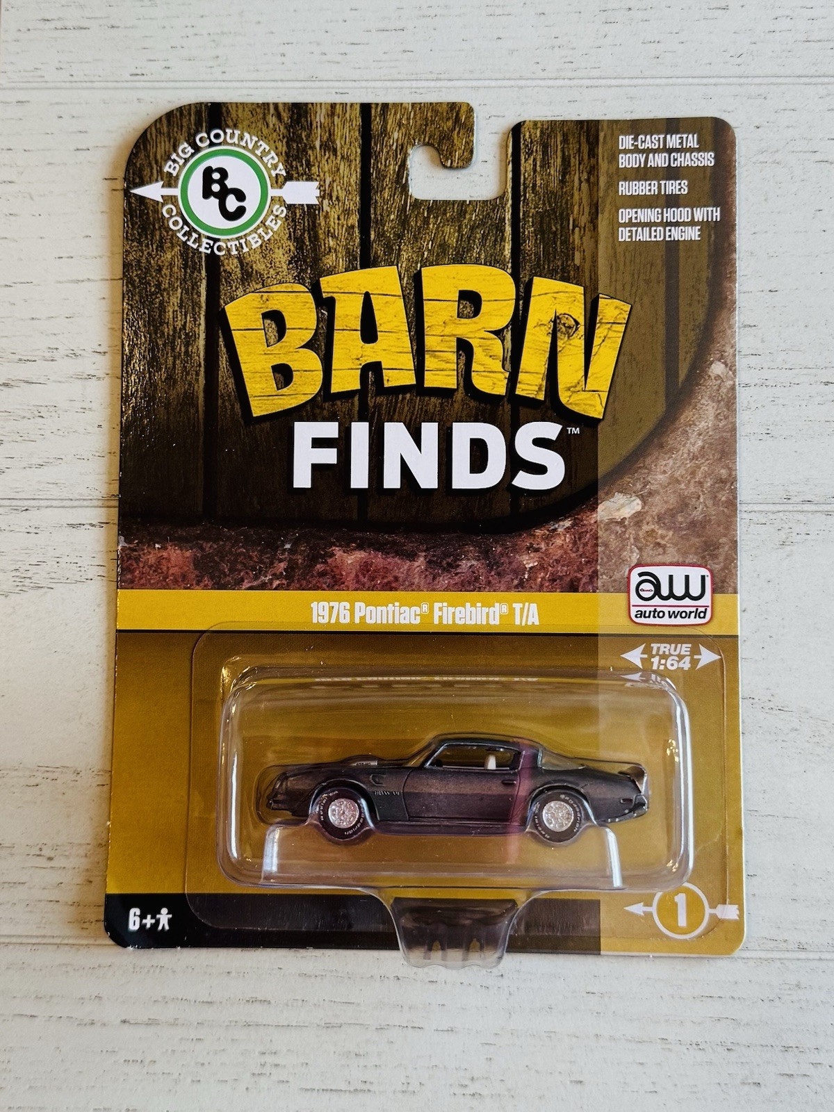 Auto World Big Country Collectibles Barn Finds 1976 Pontiac Firebird Raw Chase