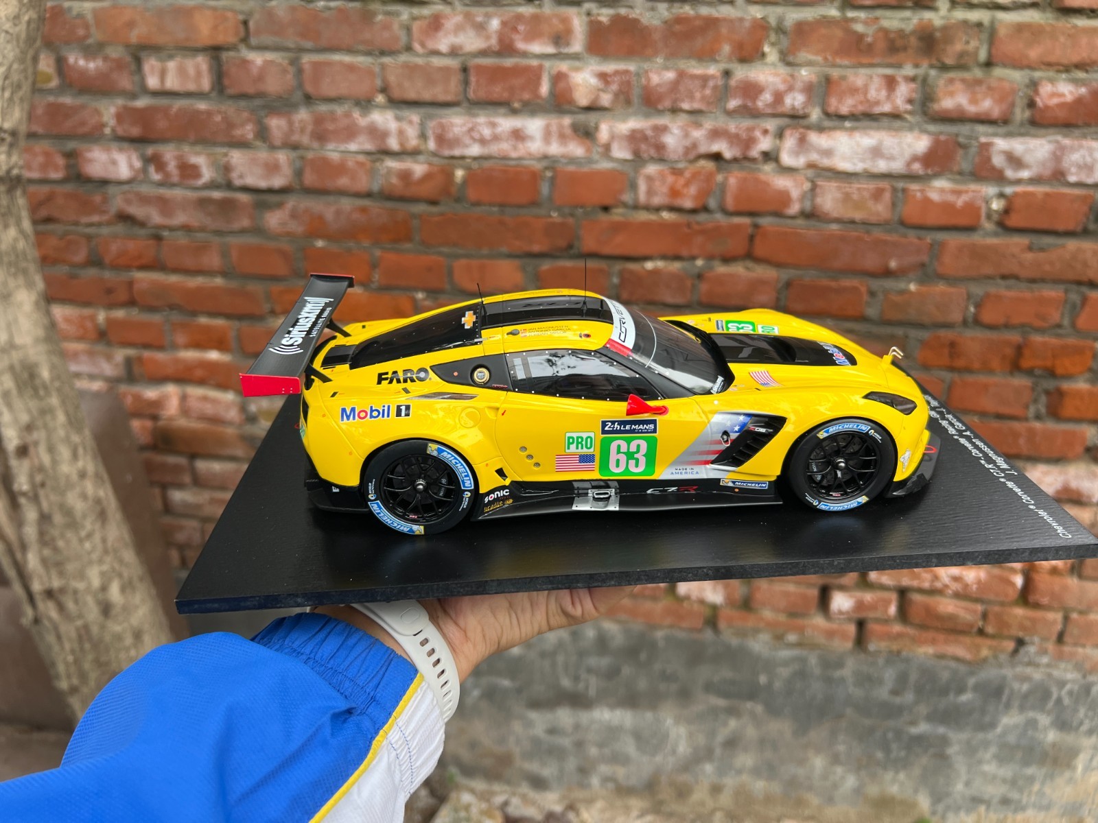 1:18 Original Model by Spark,Chevrolet Corvette C7.R #63 LM2017 Racing -GM- 3rd