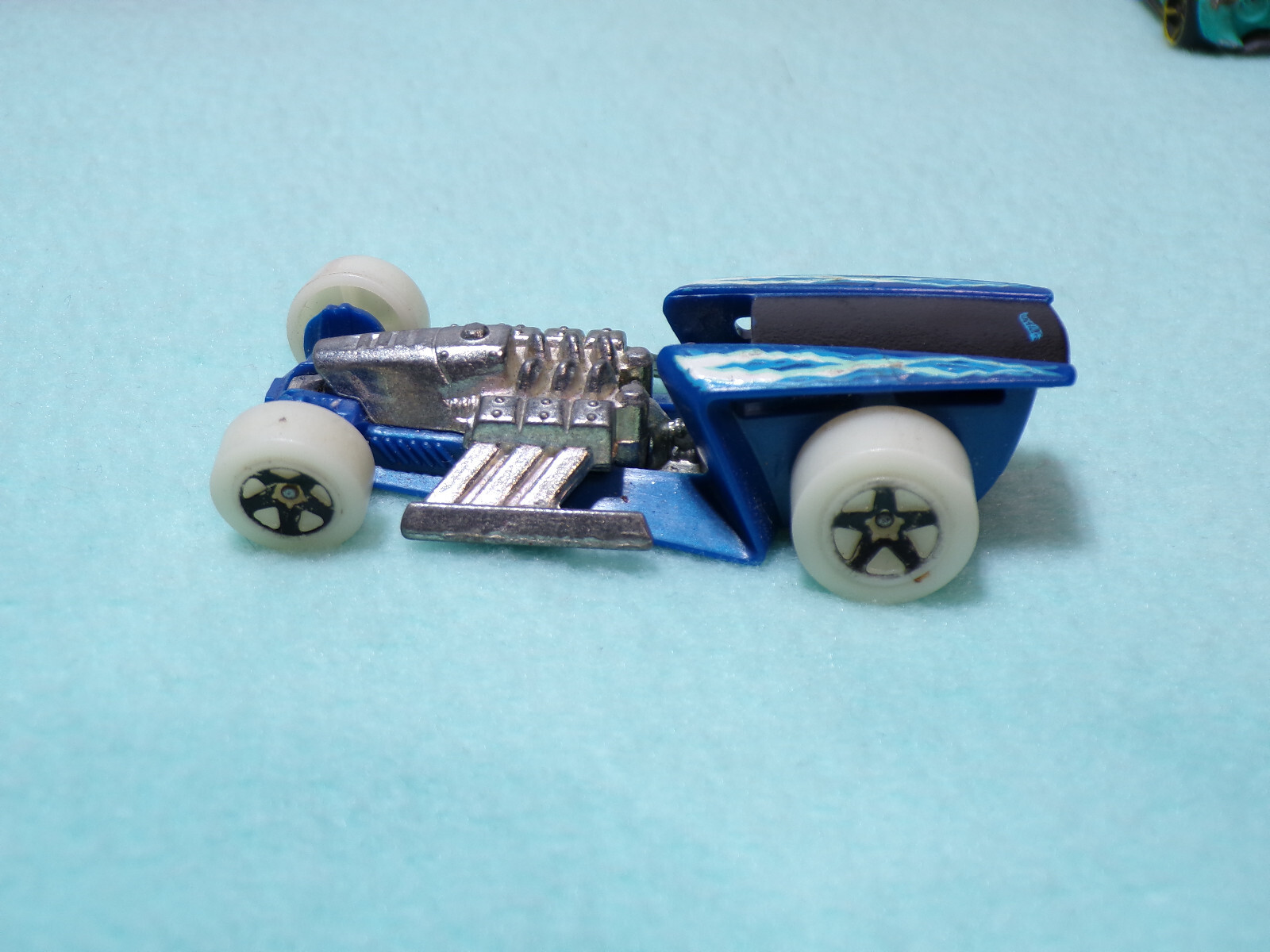 Lot of 9 Vintage Hot Wheels 4 Semi Trucks & 5 Cars, See Photos Please