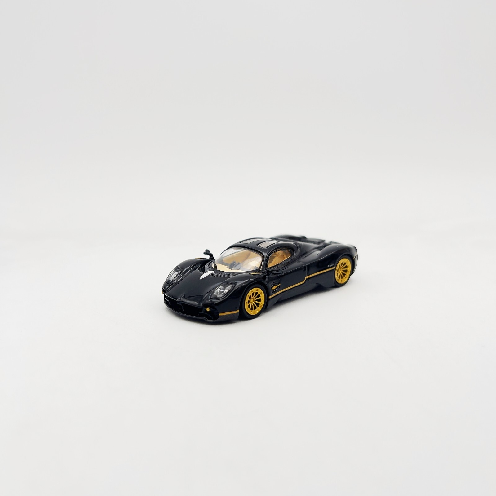 CCA x ModernDream 1:64 Pagani Utopia Black – Diecast Model