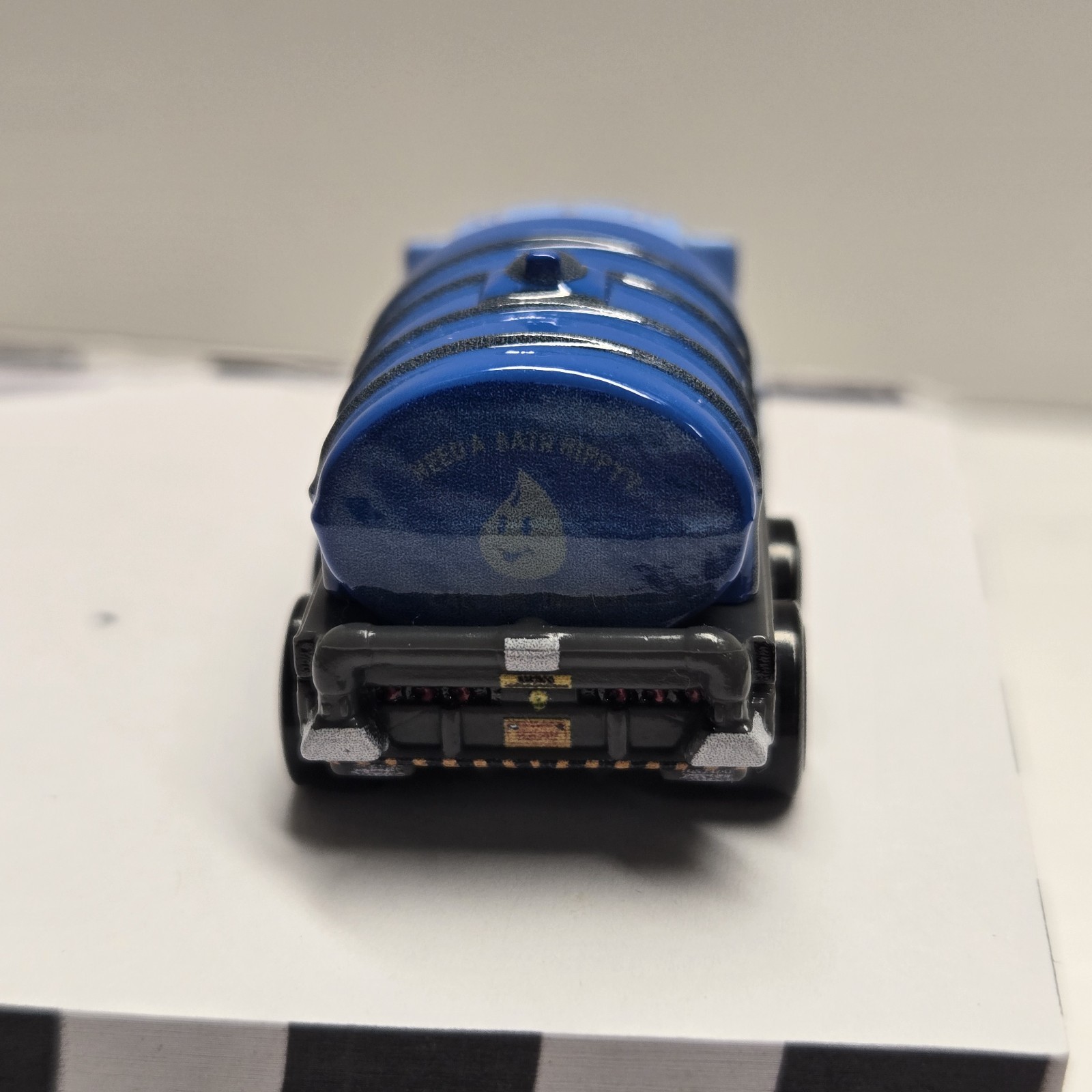 Disney Pixar Cars Mini Racer Mr. Drippy Water Tanker Truck Demolition Derby Loos