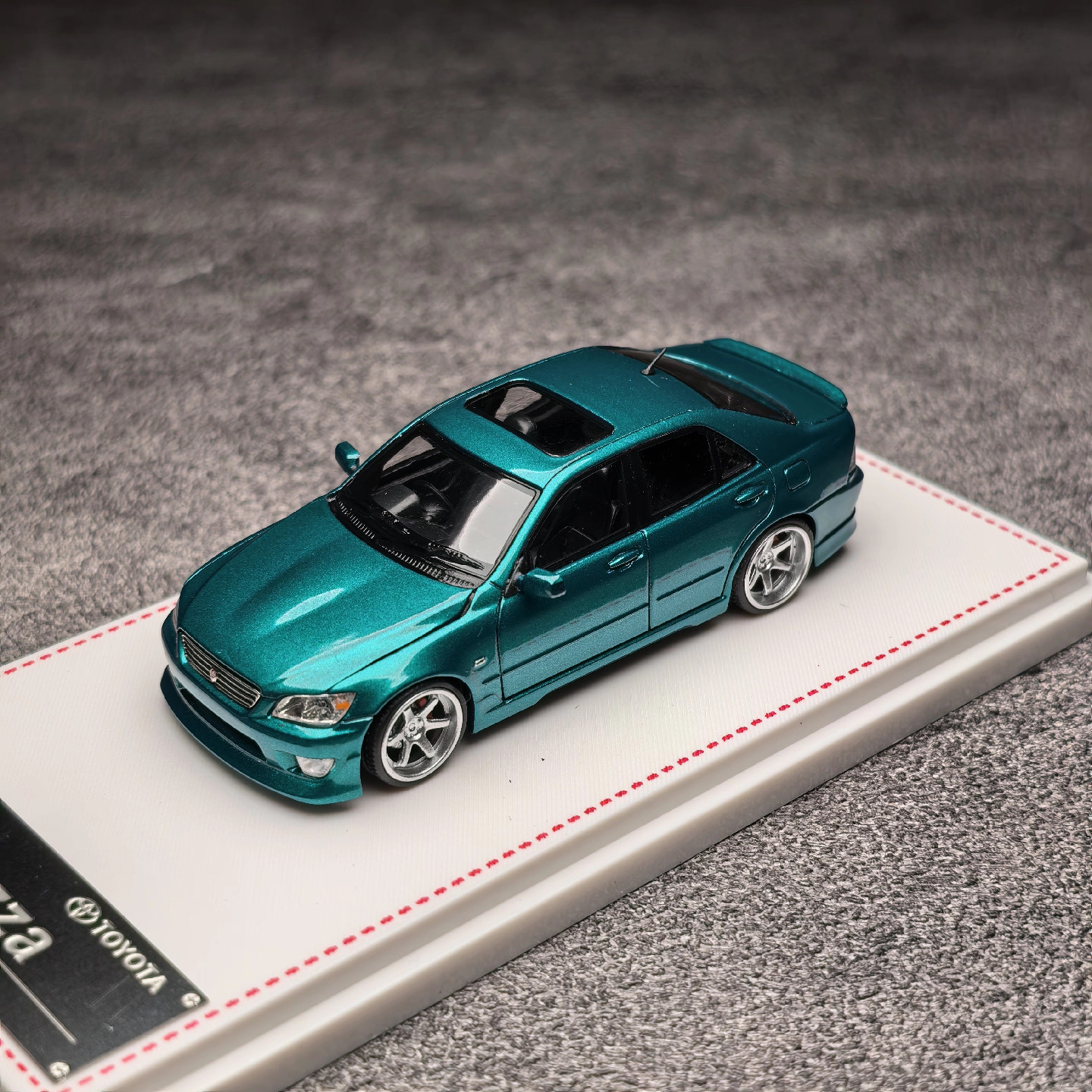 Model One 1:64 Toyota Altezza RS200 SXE10 Emerald Green