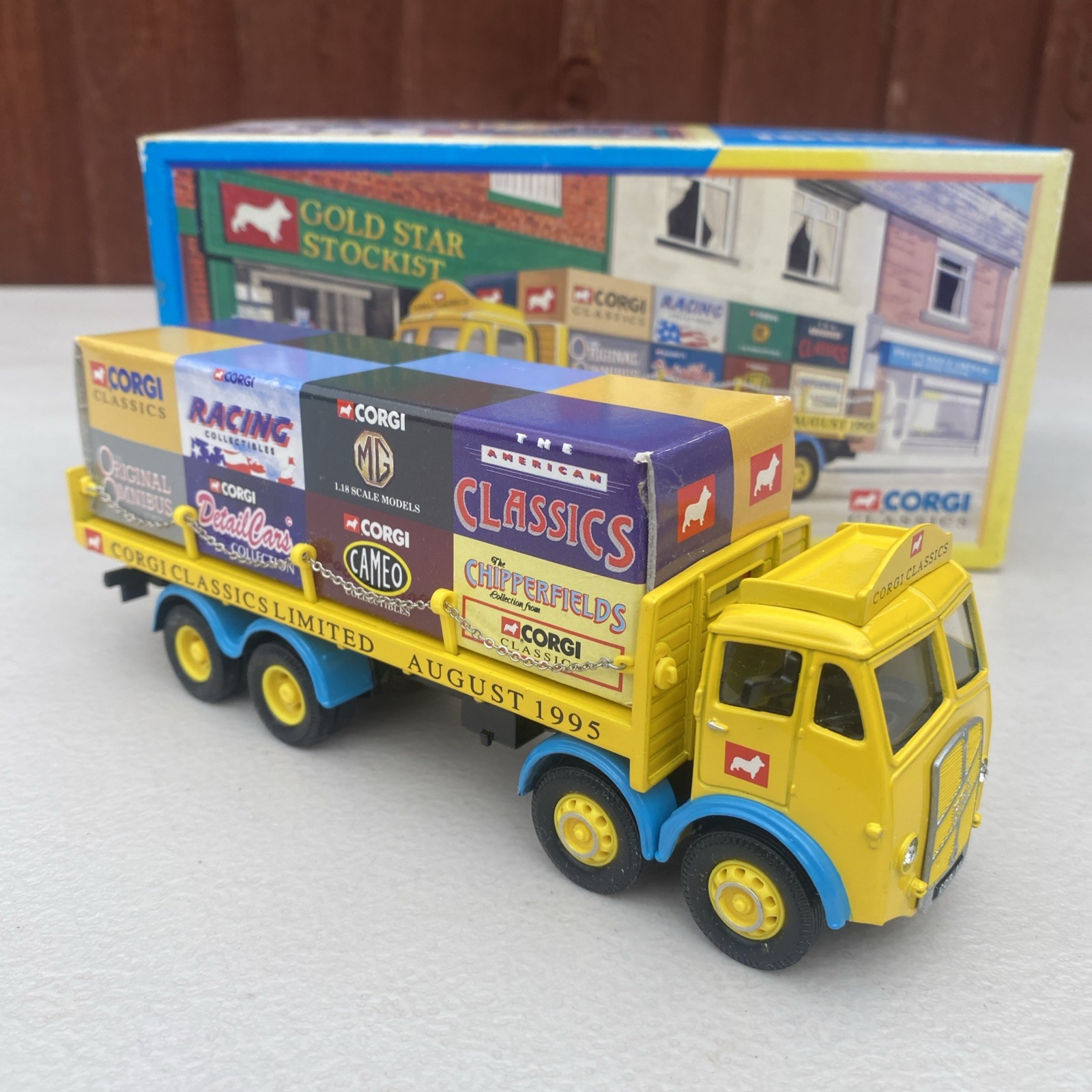 Corgi Classics August 1995 Milestone in the history CorgiERF 8 Wheel Rigid 09802