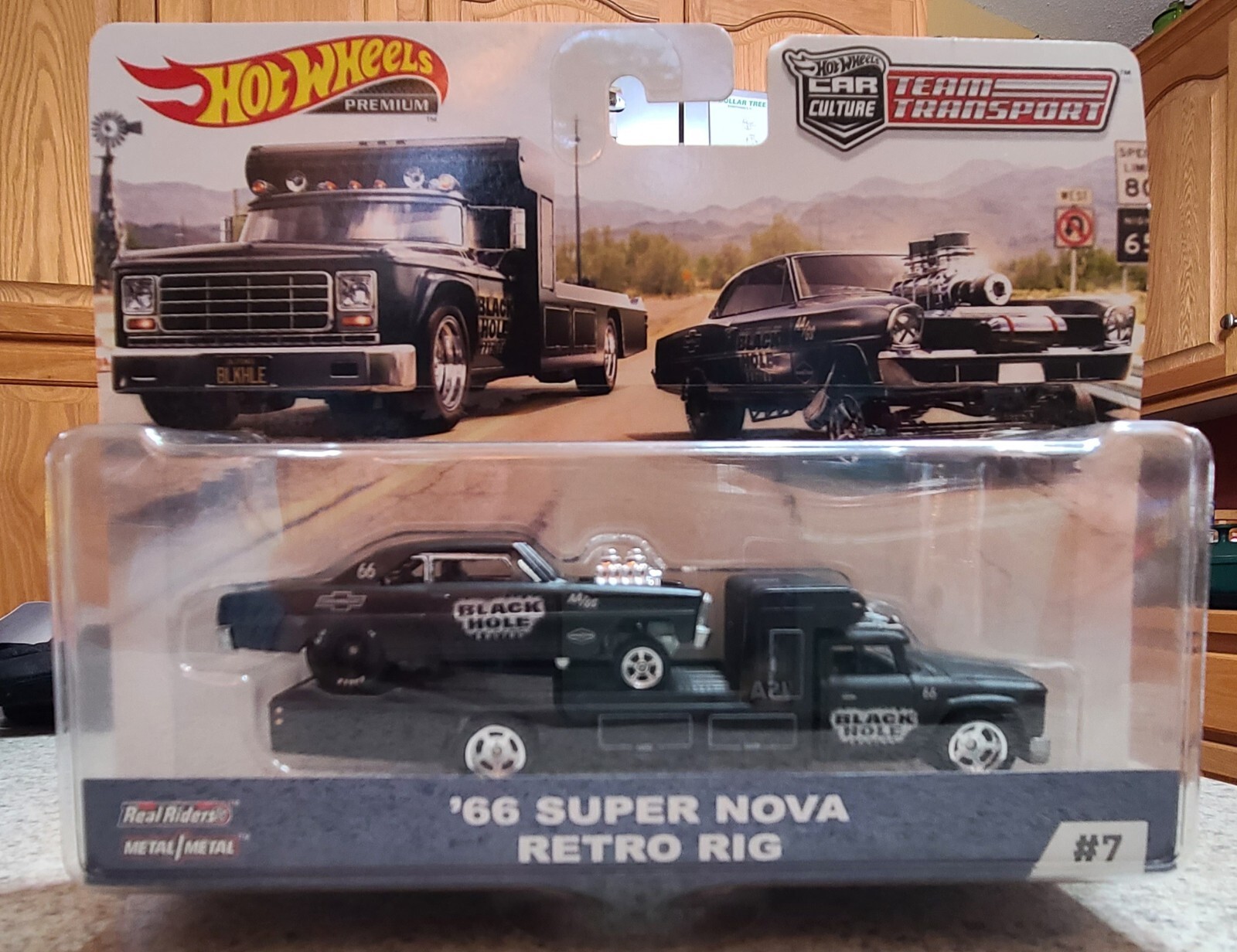 Hot Wheels Team Transport – Super Nova Retro Rig