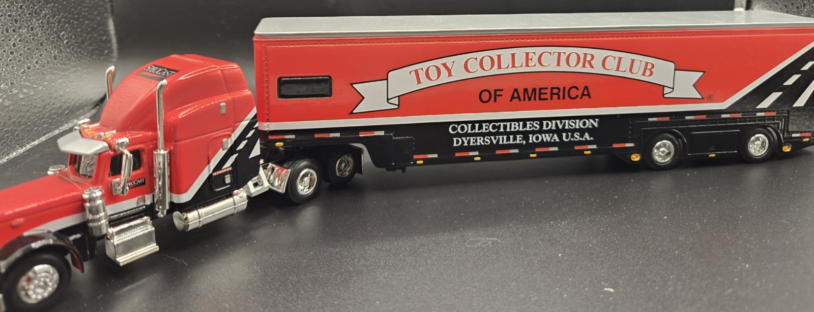 Liberty – Peterbuilt – SpecCast Collectibles Club / Limited Edition..NIB