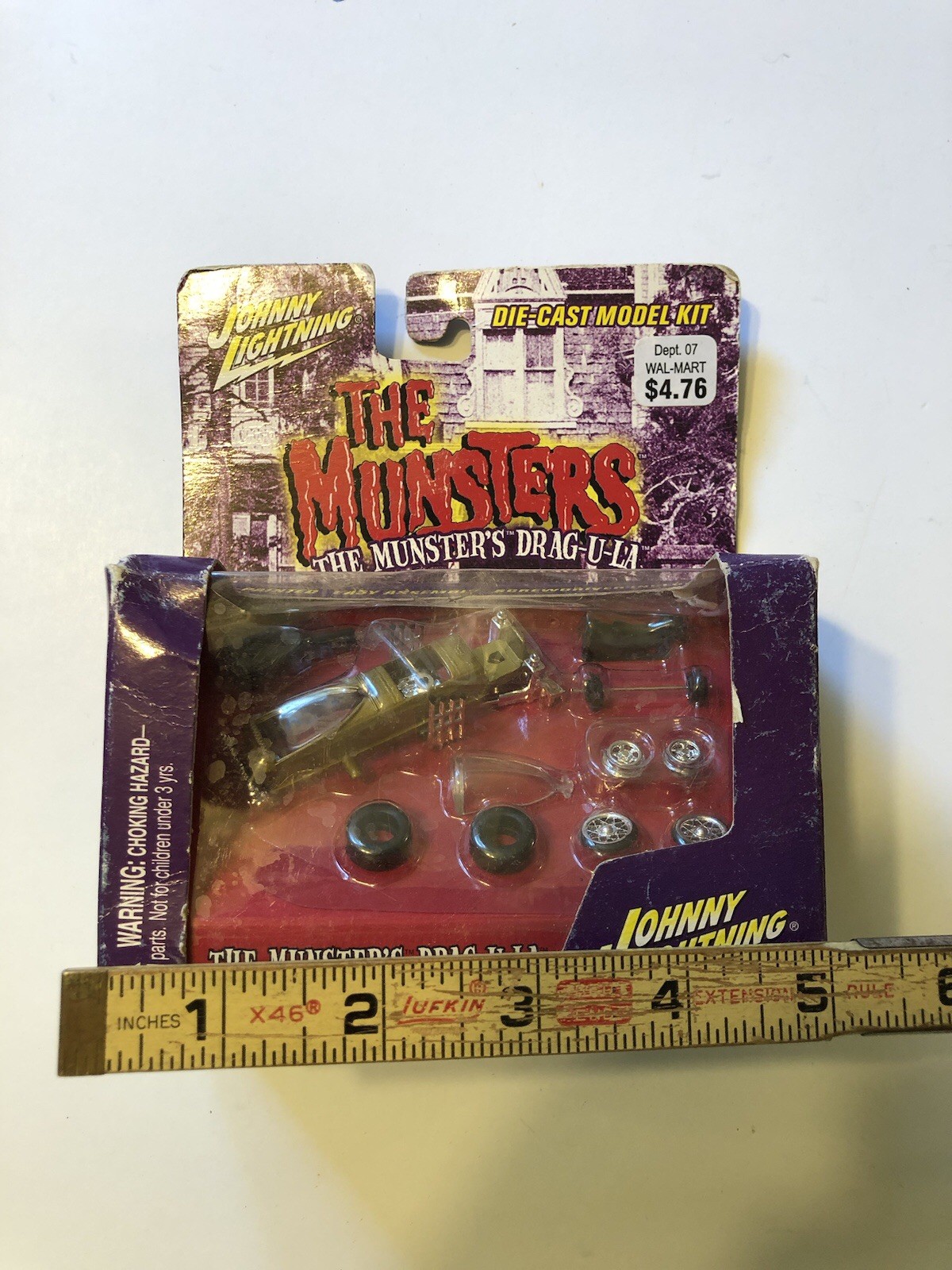 SEALED CONTENTS 2002 JOHNNY LIGHTNING THE MUNSTERS Drag-U-La DIE-CAST MODEL KIT