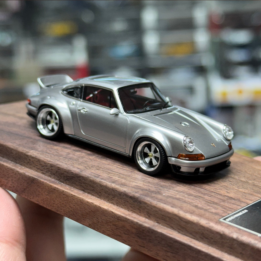 Deepmaker 1:64 Porsche 911 964 singer dls resin car model ornaments