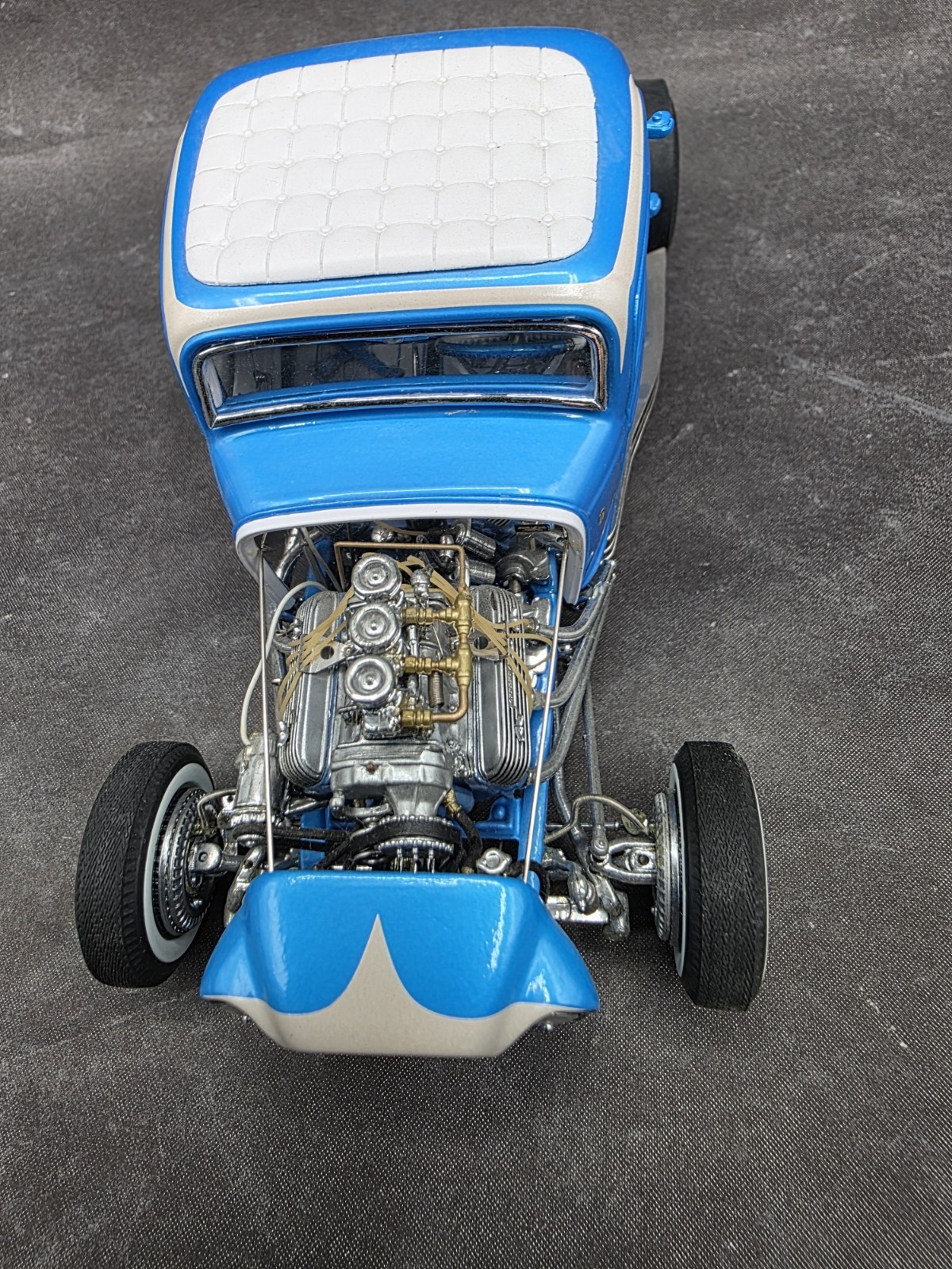 Danbury Mint 1932 Ford Little Deuce Coupe V8 1:24 Scale Diecast Beach Boys Car