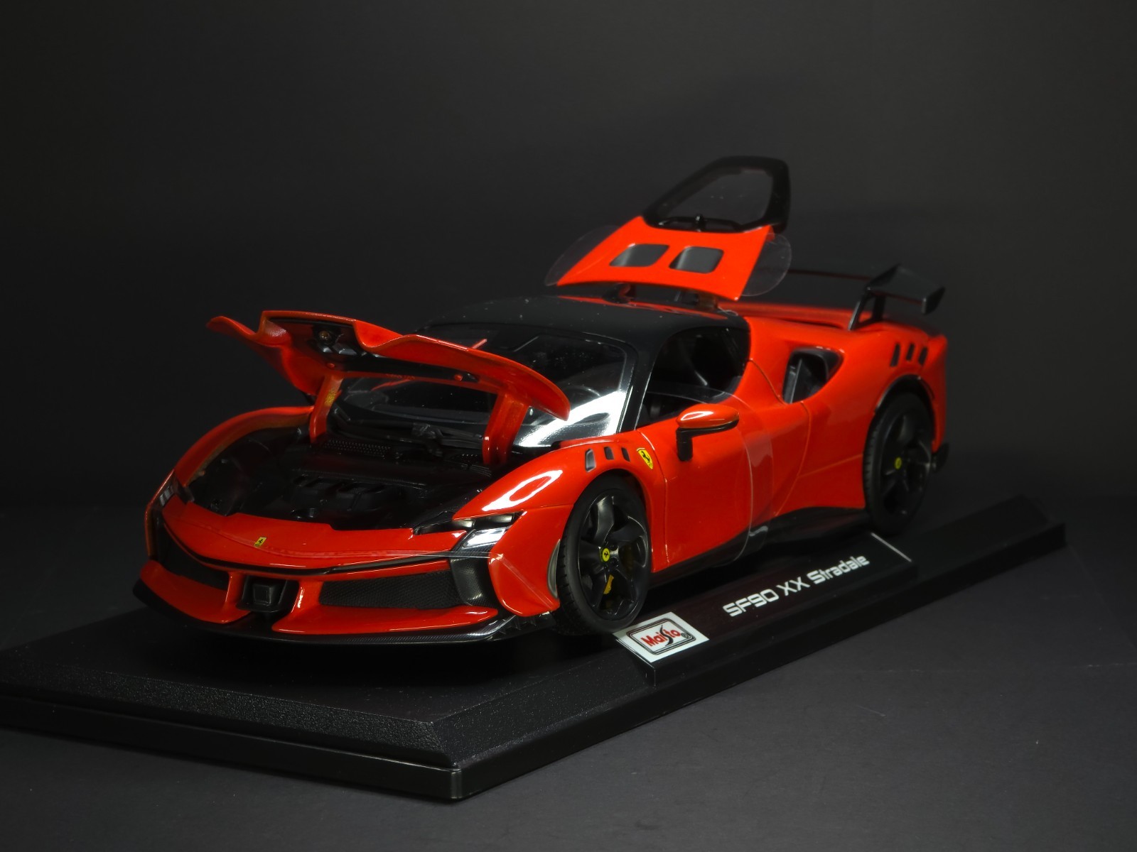 Ferrari SF90 XX Stradale 1:18 Maisto Exclusive Style Special Edition – Red