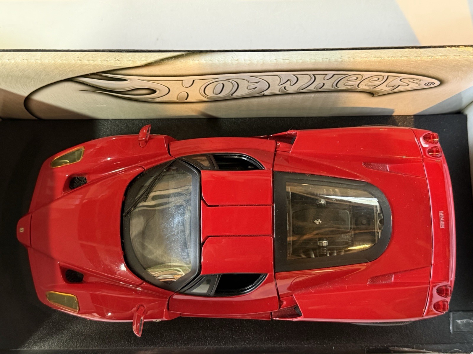 Hot wheels 1:18 Ferrari Enzo Diecast Model Car Boxed