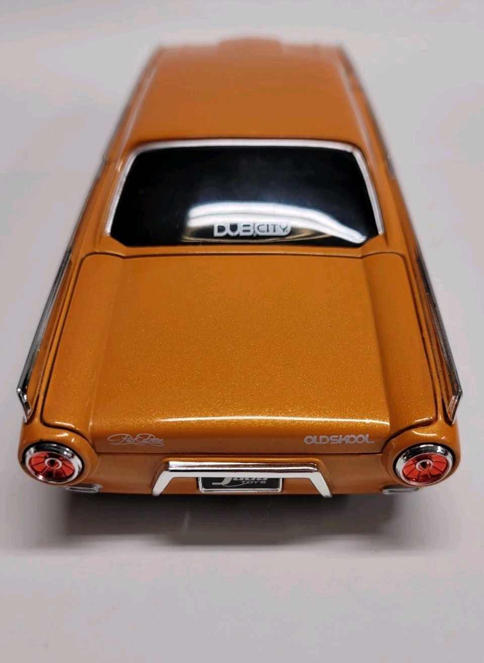 Jada Toys Dub City 1:24 Scale Die Cast 1963 Thunderbird Orange Rick Dore