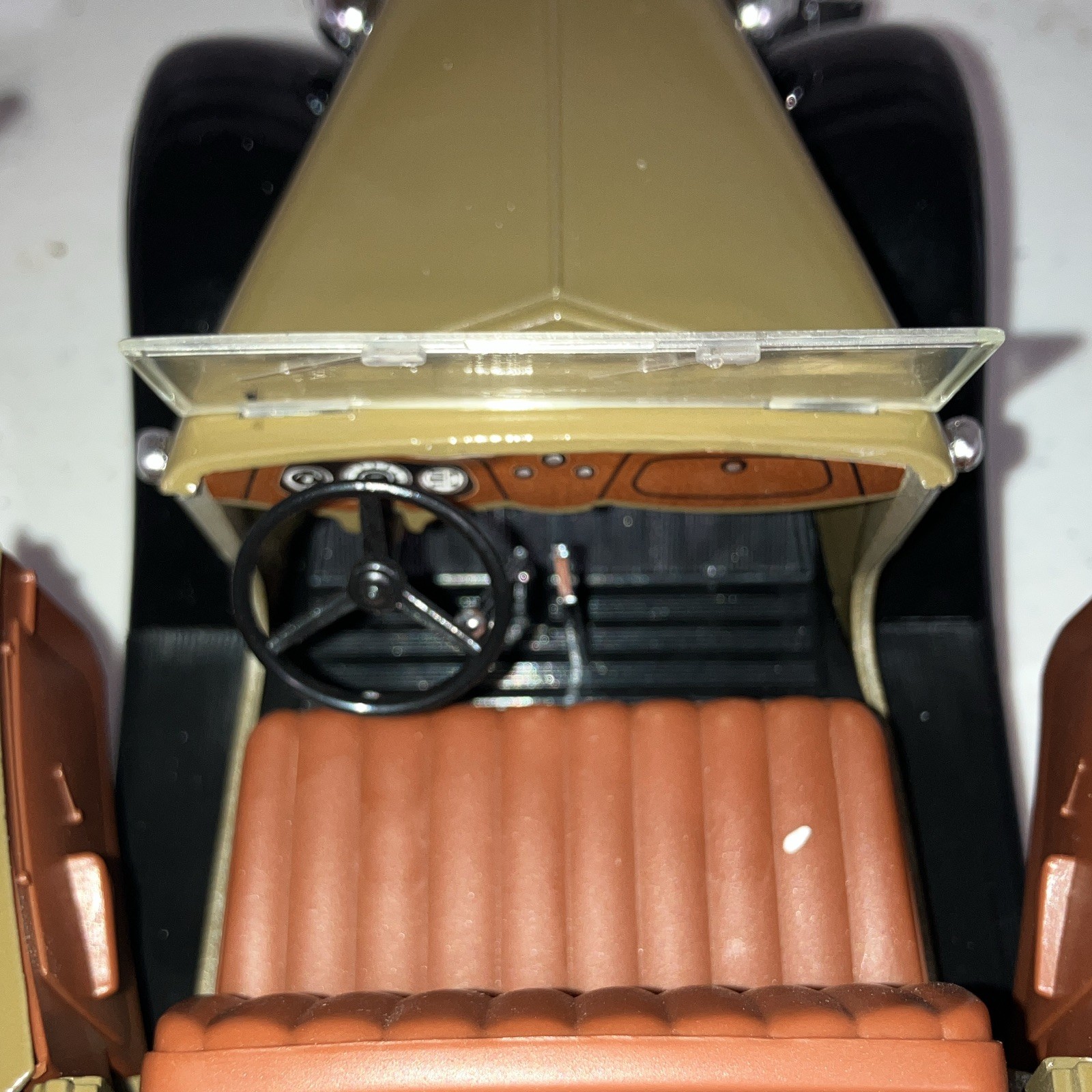 Fairfield Mint 1:24 1936 Ford Phaeton Diecast Tan/Black Opening Doors, Vintage