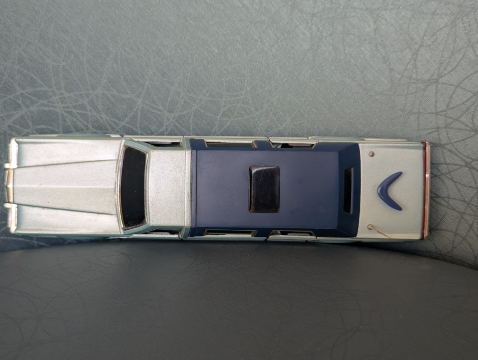 Majorette 3045 Series Super Stretch Limousine Dark/Light Blue, Doors Work