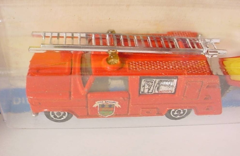 Vintange Majorette Two Pack Fire Vehicle and Boat 1:80 France
