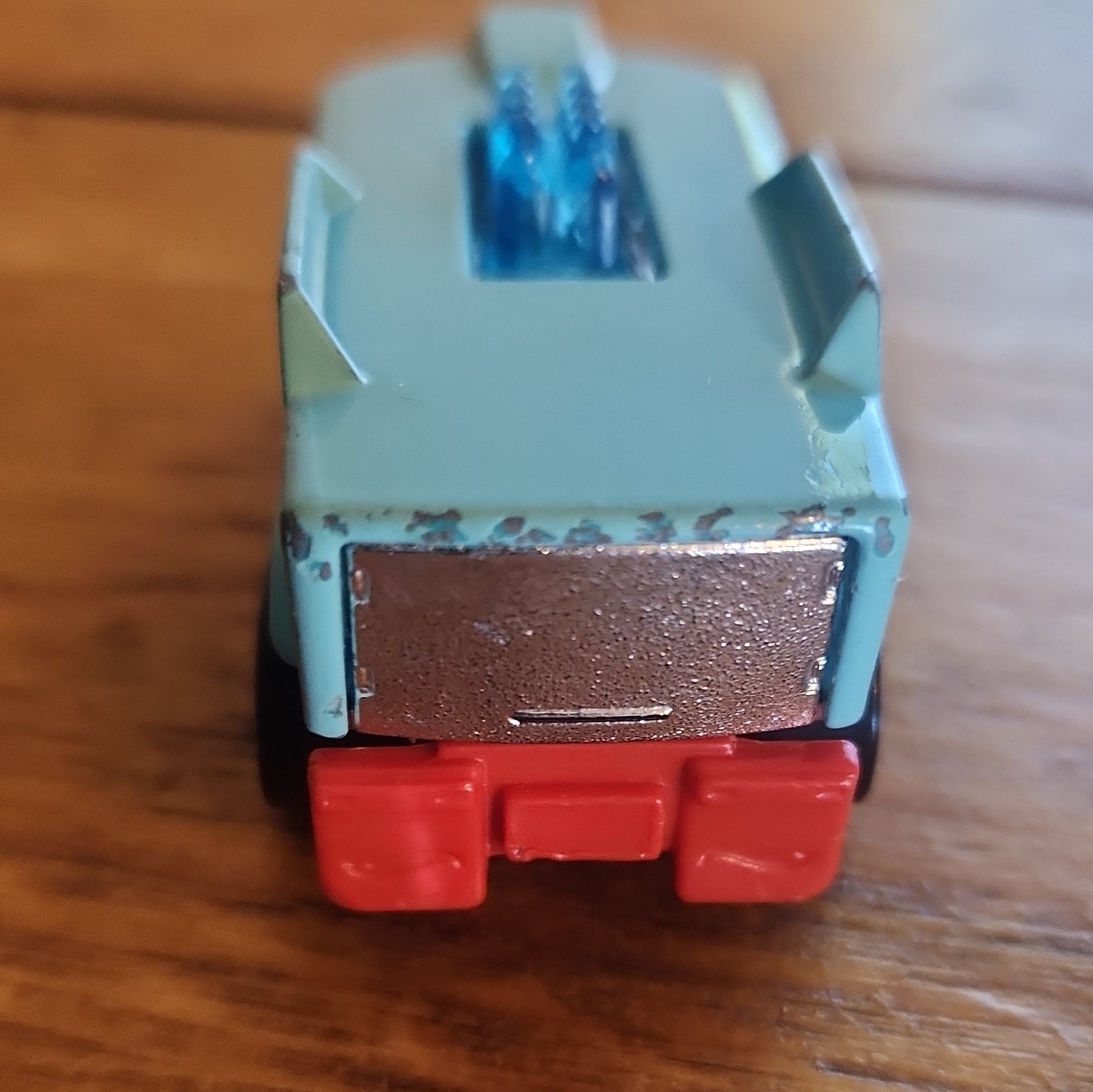 Hot Wheels Ring Toss Ringtoss Truck Diecast 1:64, Light Blue