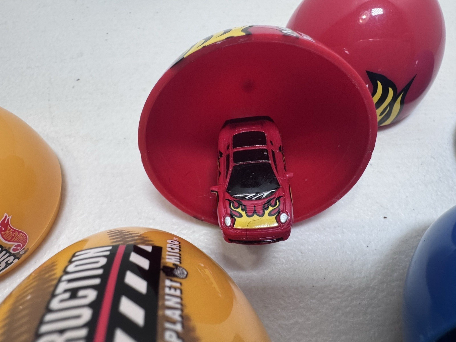 Micro Planet * HOT WHEELS * LOOSE Lot 13 CARS DieCast Bottom Variety 3 in Eggs