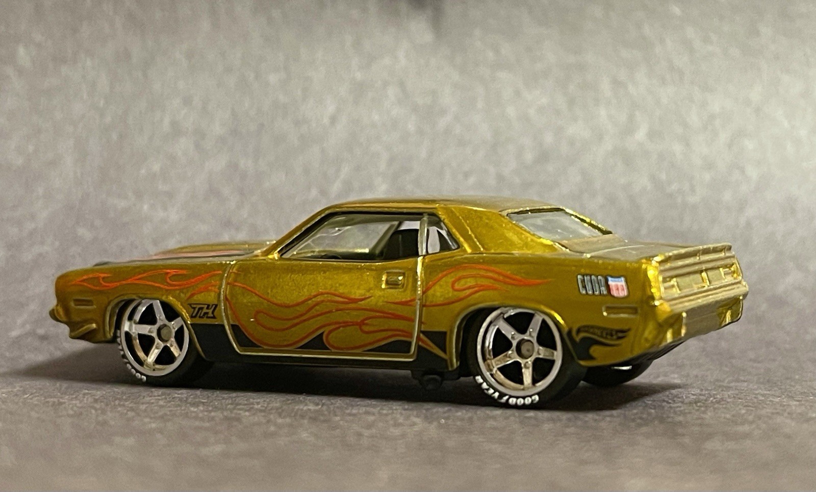 Hot Wheels New SUPER TREASURE HUNT ‘70 Plymouth AAR Cuda Random Parts Un-Spun